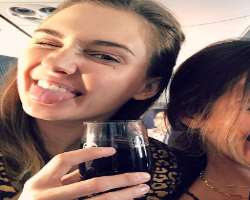 Tamara Duarte consuming alcohol